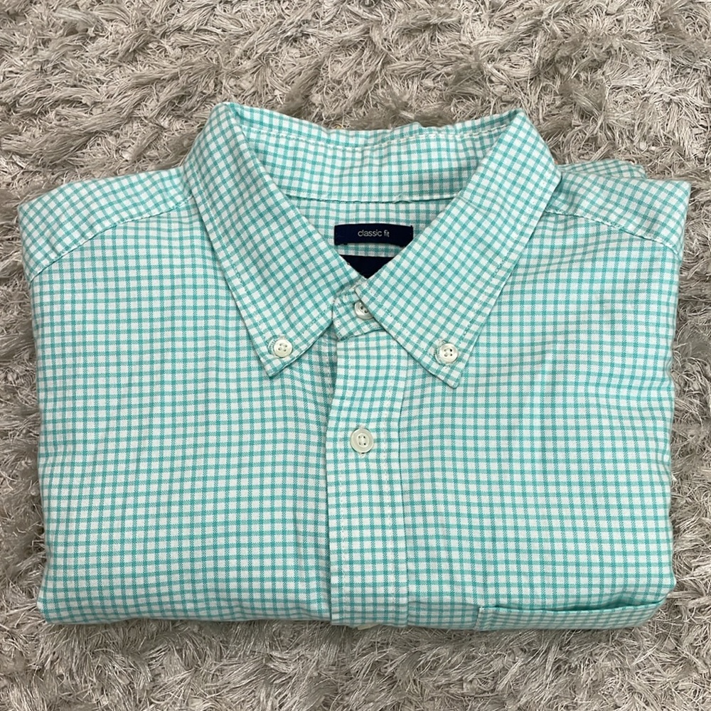 Men’s Gap Classic Fit Button Down Shirt - Size Large